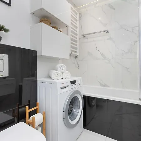 Metro Plocka Exquisite By Renters *