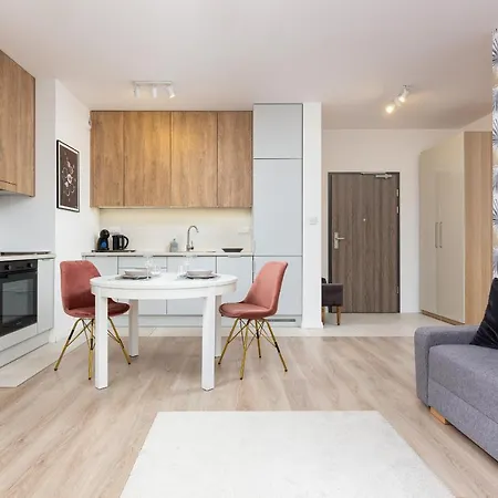 Metro Plocka Exquisite By Renters ワルシャワ
