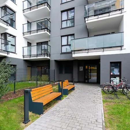 Metro Plocka Exquisite By Renters