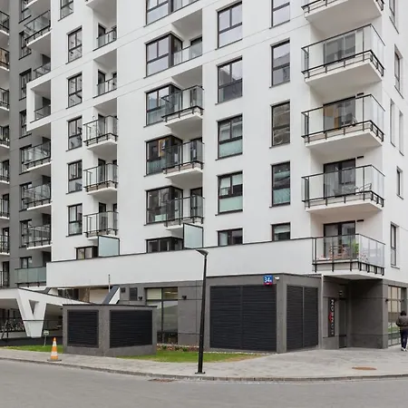Metro Plocka Exquisite By Renters ワルシャワ