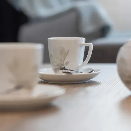 Metro Plocka Exquisite By Renters *