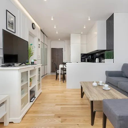 Metro Plocka Exquisite By Renters ワルシャワ