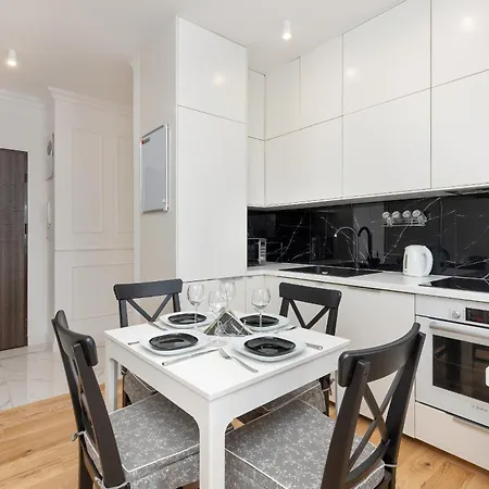 Metro Plocka Exquisite By Renters