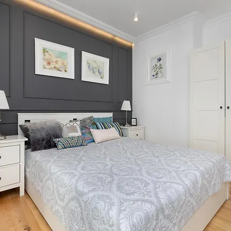 Metro Plocka Exquisite By Renters ורשה