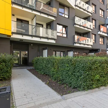 Metro Plocka Exquisite By Renters * ורשה