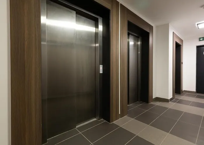 Metro Plocka Exquisite By Renters Apartment *