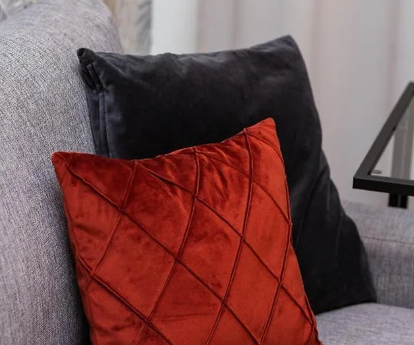 Apartment Metro Plocka Exquisite By Renters *