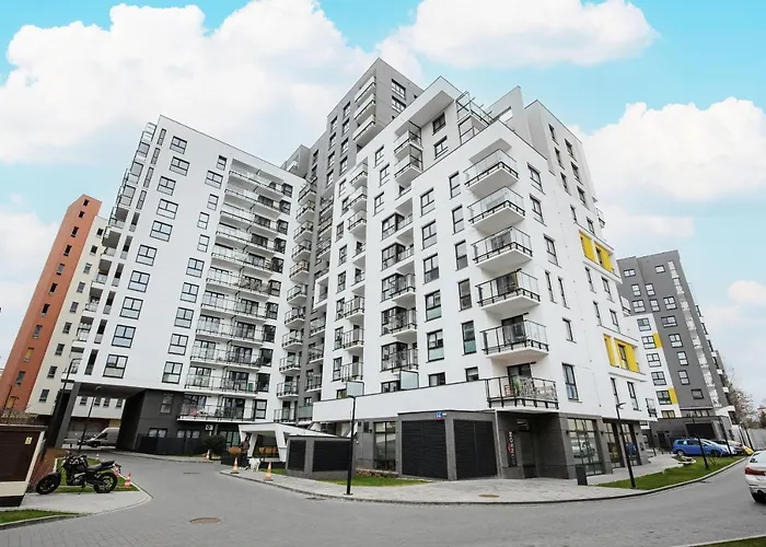 Metro Plocka Exquisite By Renters * Warsaw