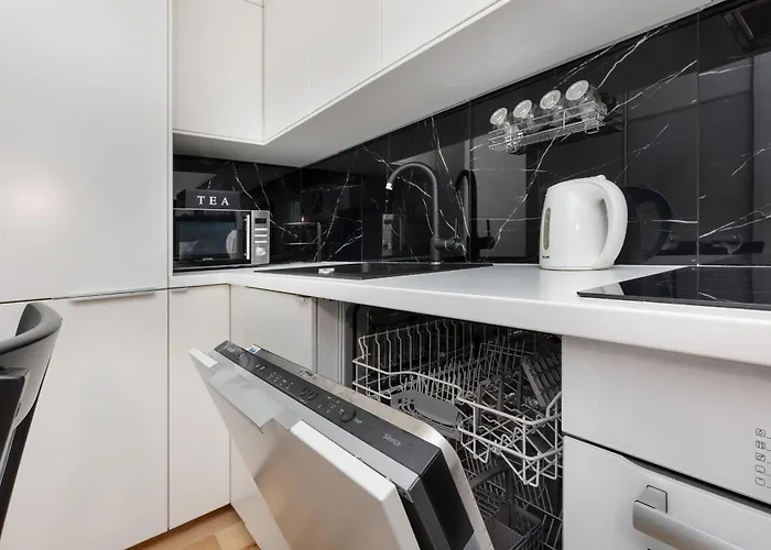 Metro Plocka Exquisite By Renters *