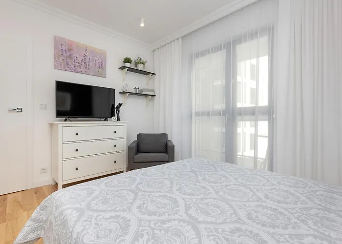 Apartment Metro Plocka Exquisite By Renters