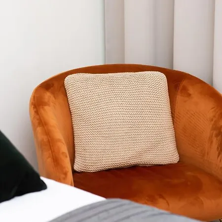 Metro Plocka Exquisite By Renters