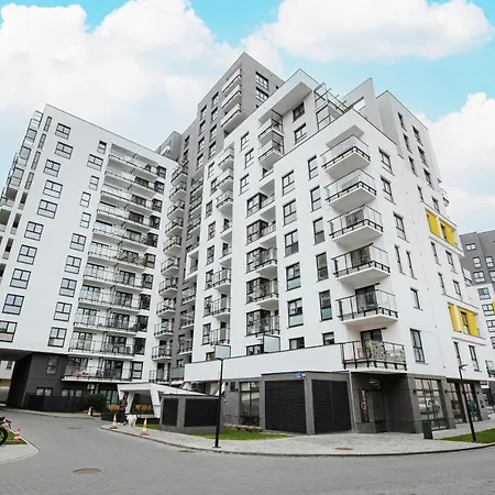 Metro Plocka Exquisite By Renters * Warsaw