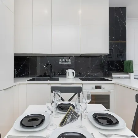 Metro Plocka Exquisite By Renters Varsóvia