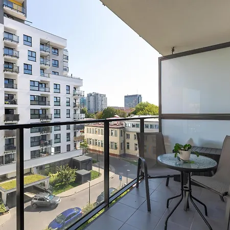 Metro Plocka Exquisite By Renters * Warsaw